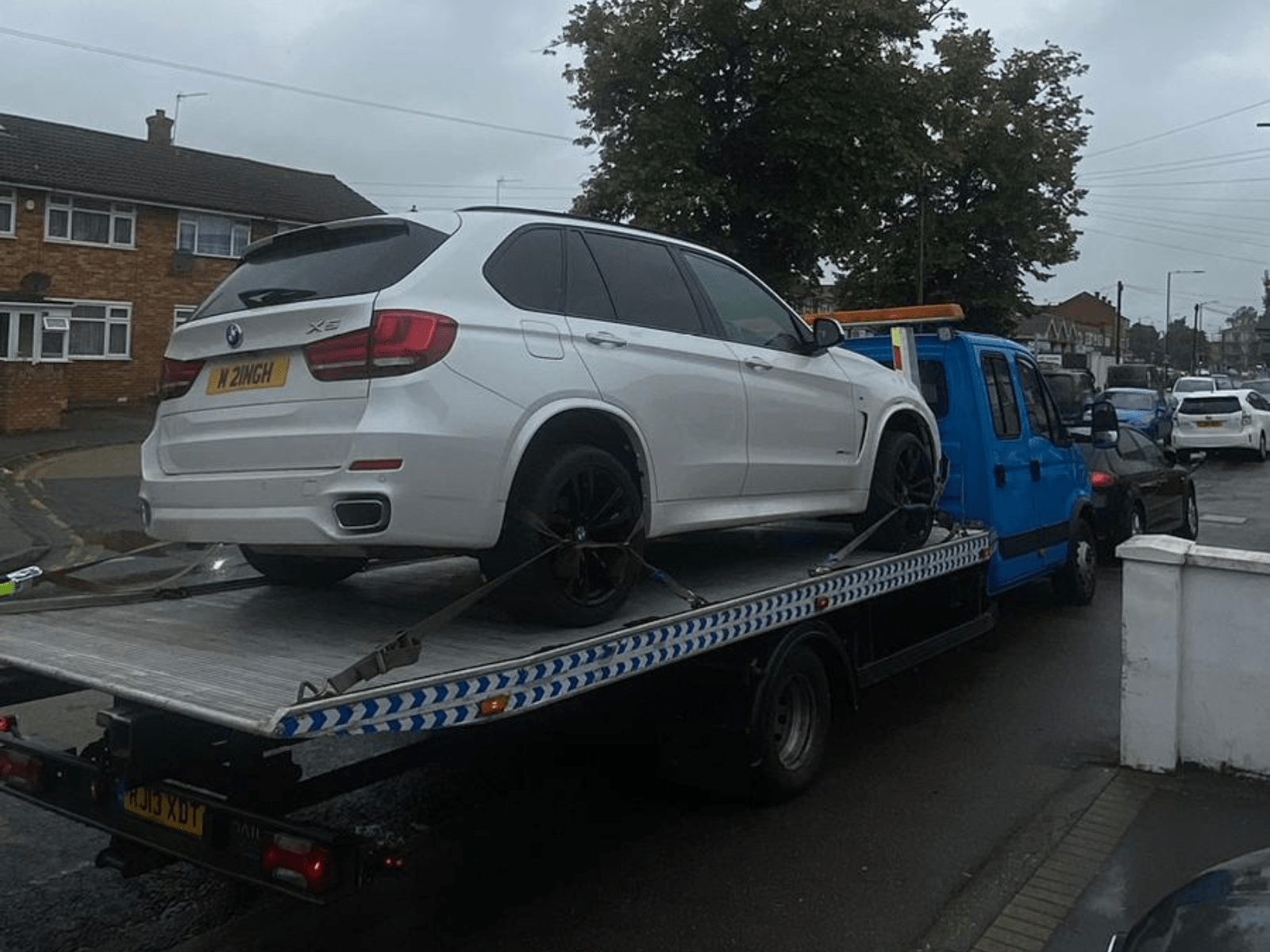 Tow truck in high wycombe providing 24 hour breakdown recovery near M40 and A404